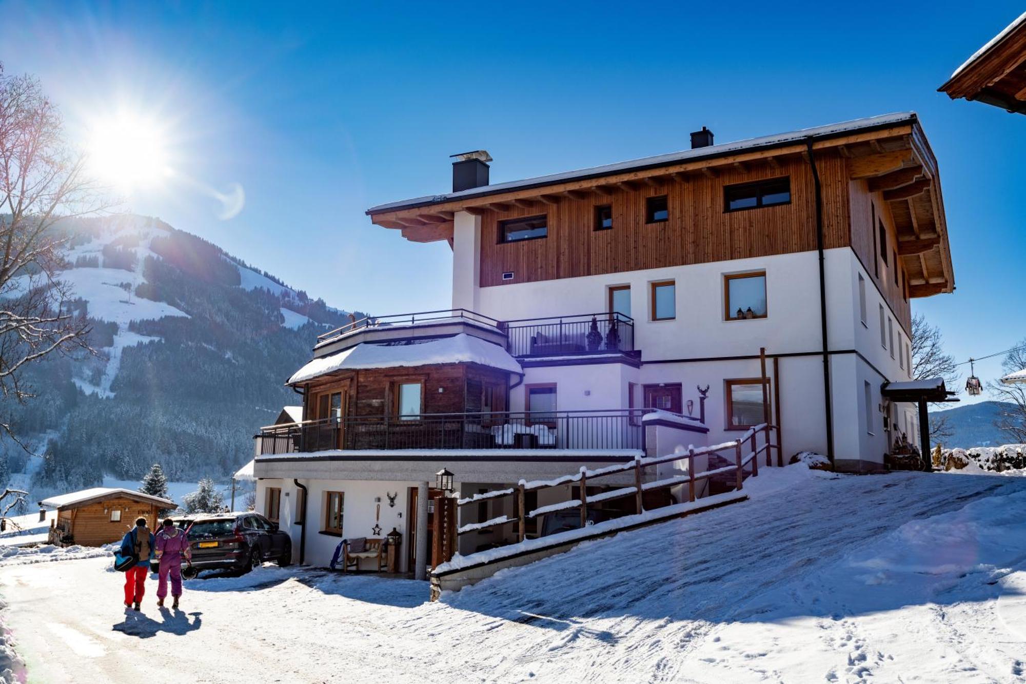 Alpine Lodge Brixen Бриксен-им-Тале Екстериор снимка